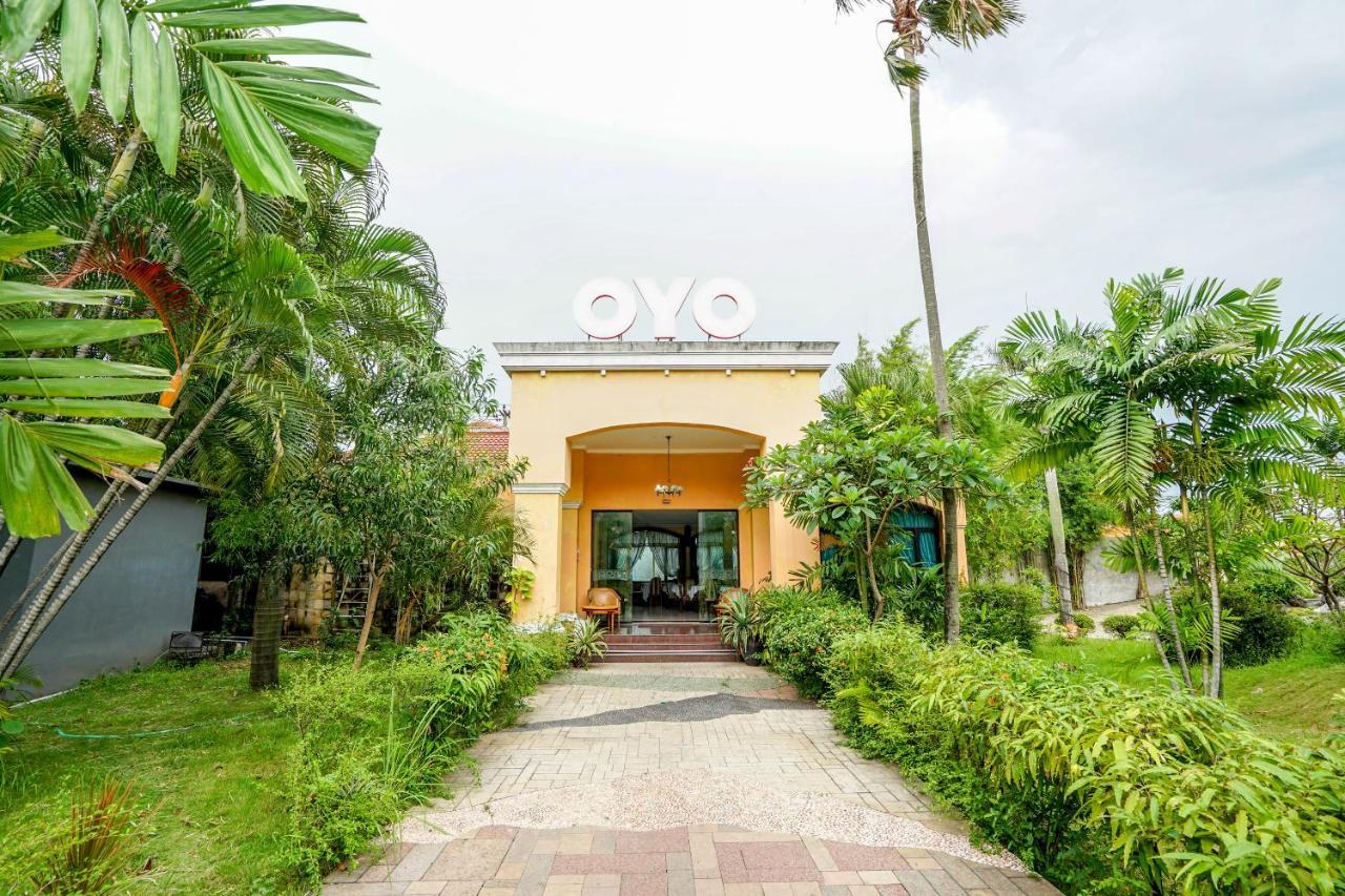 Istana Permata Juanda Hotel Sawotratap Exterior photo